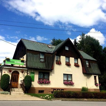 Restaurace A Penzion Mája Benecko Esterno foto